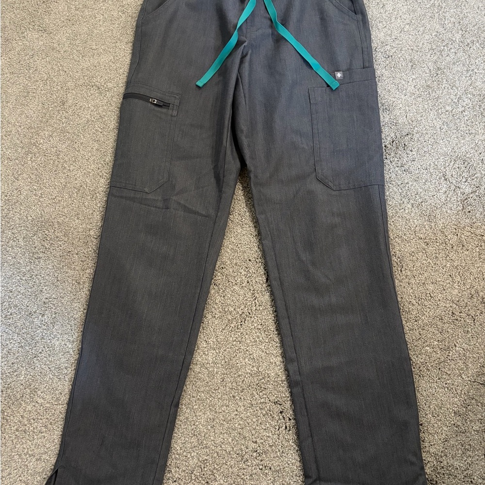 Women’s figs scrub pants